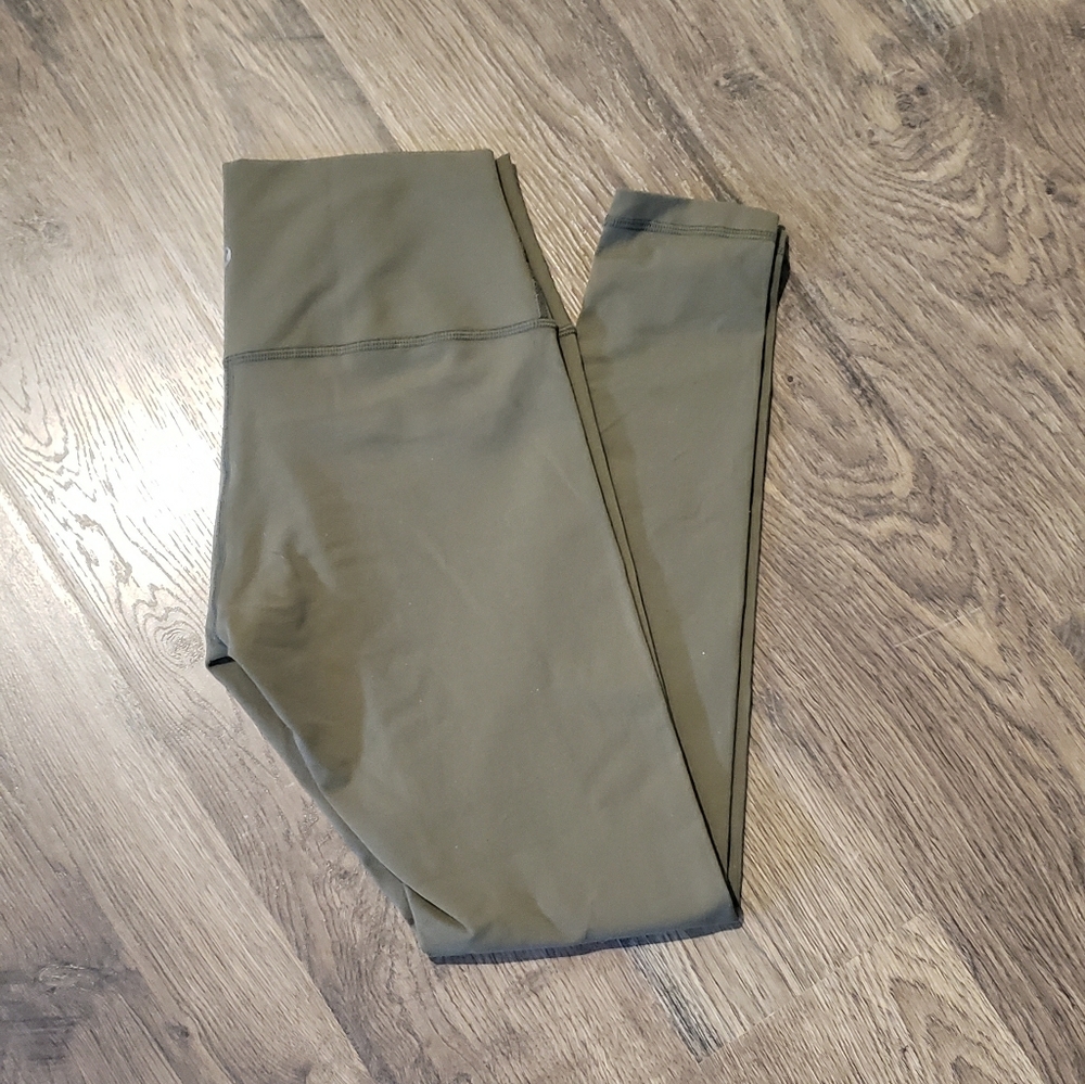 Lululemon wunder under